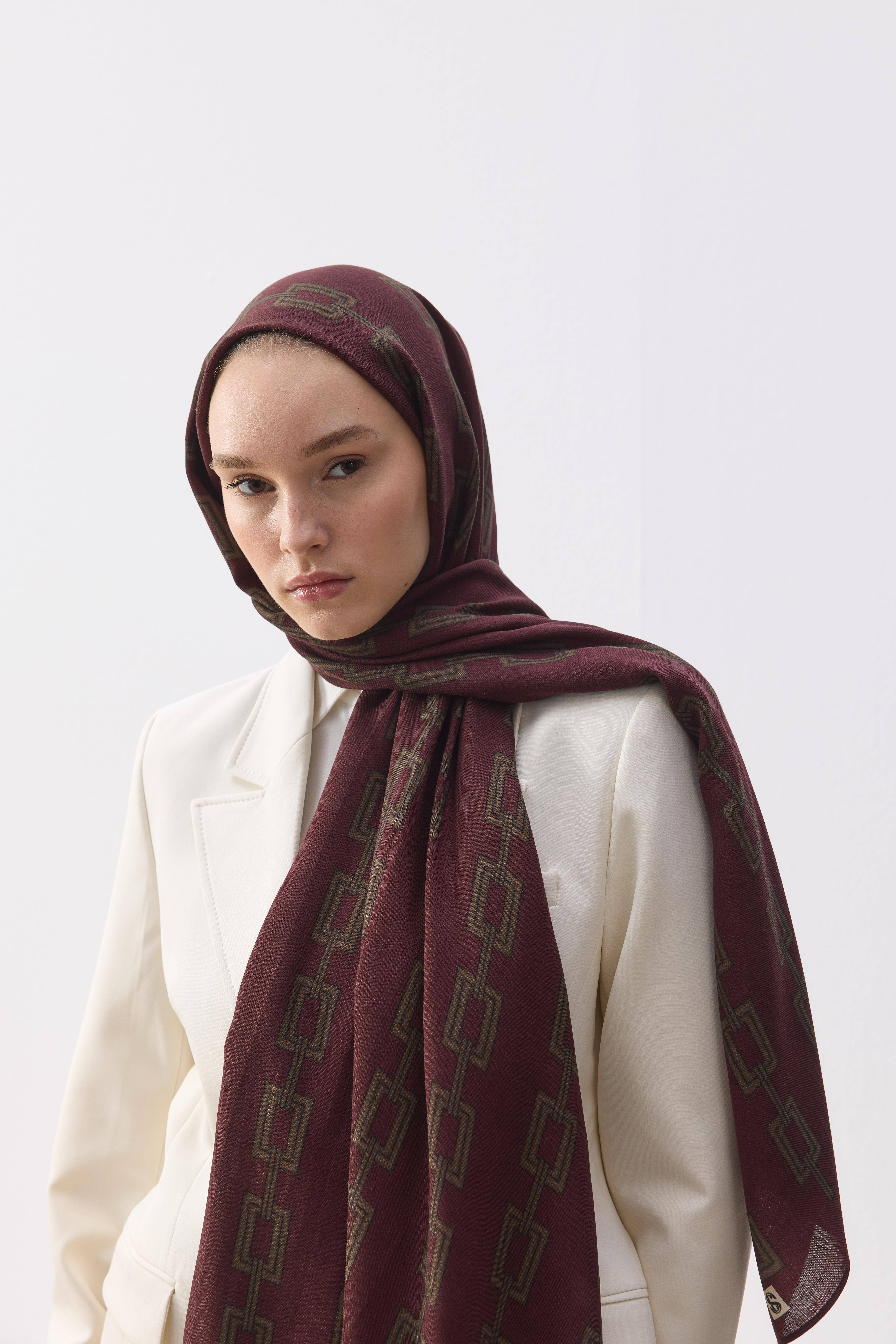 Burgundy Chain (Yün İpek)
