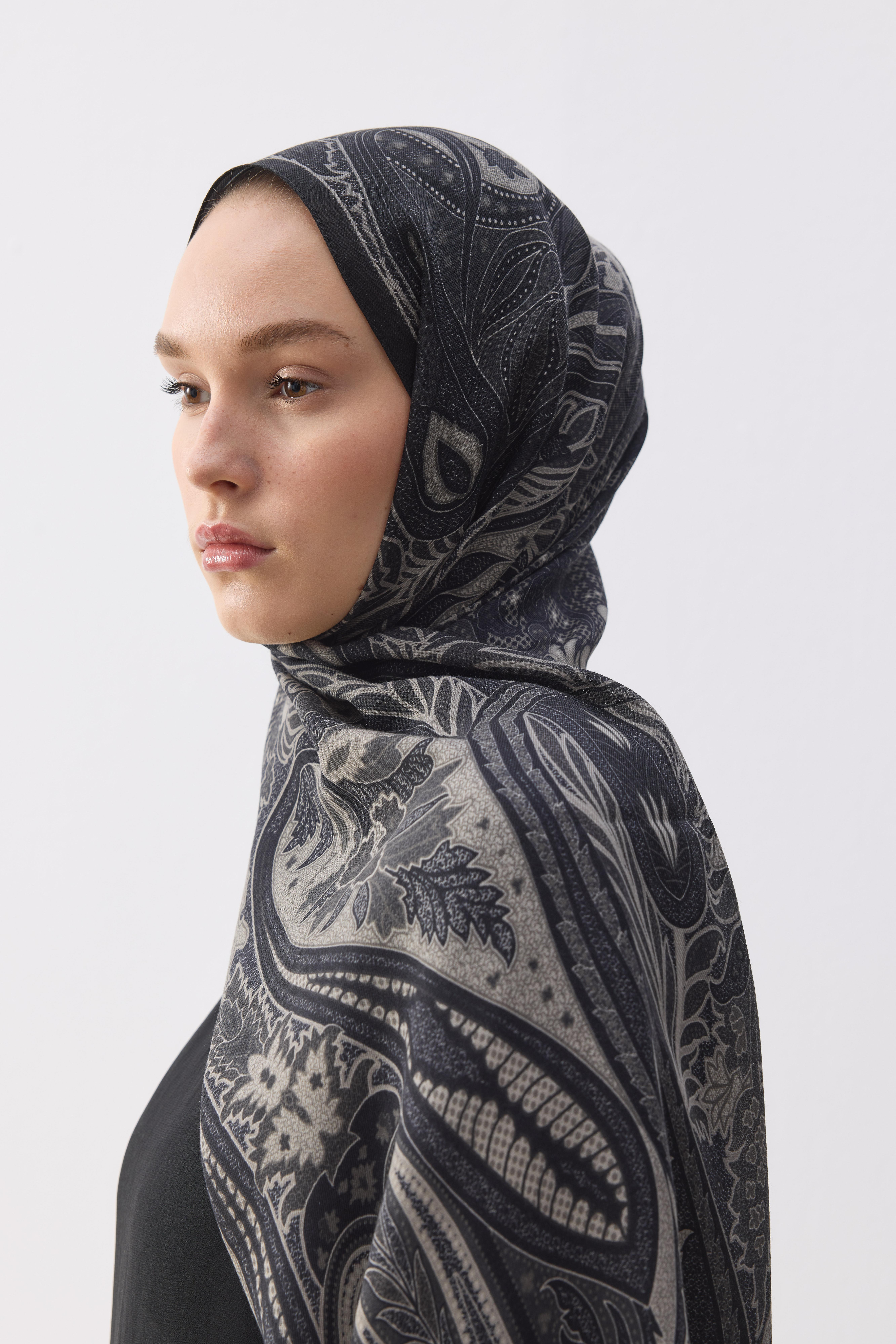Lorien Black (Yün İpek)