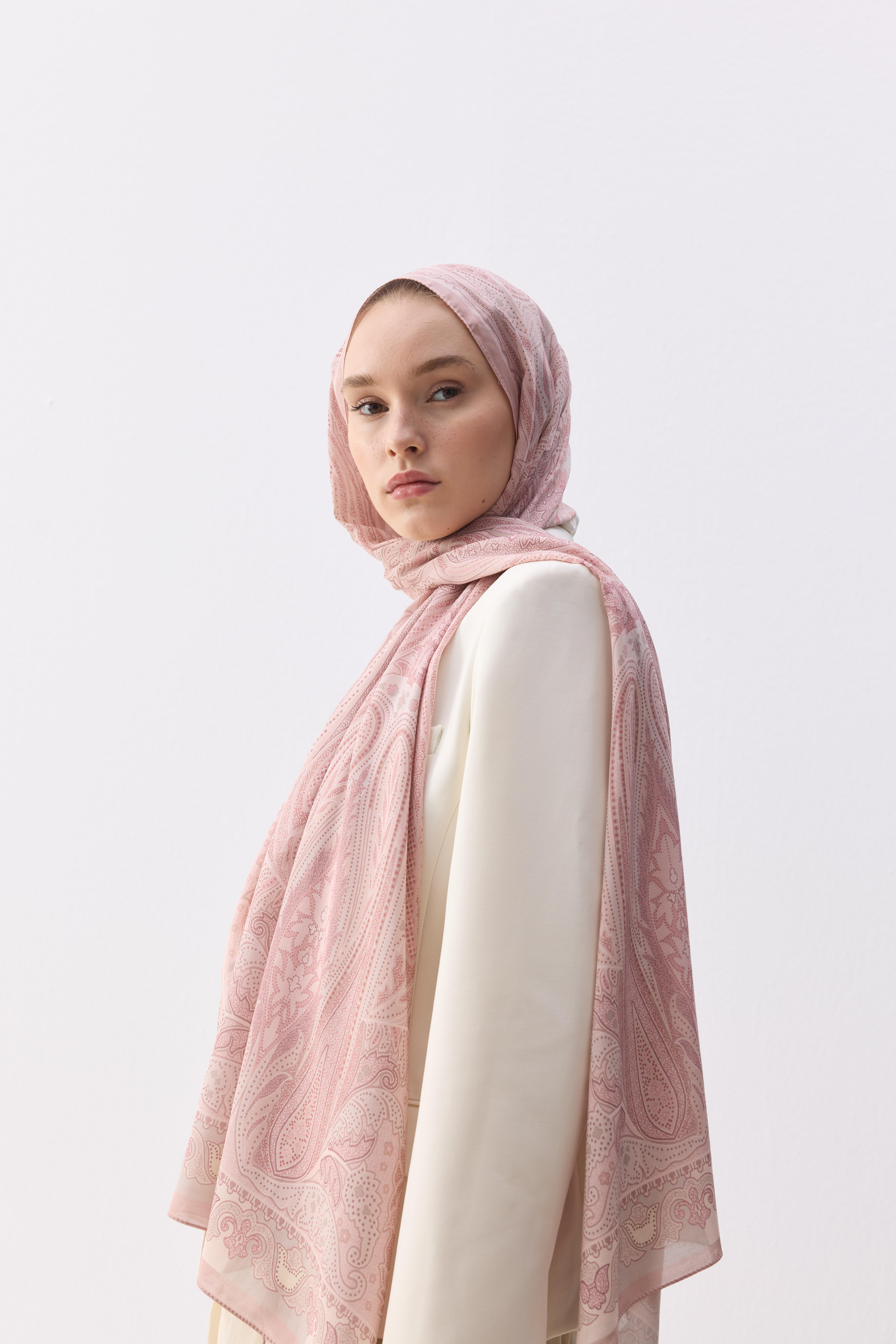 Lorien Pink