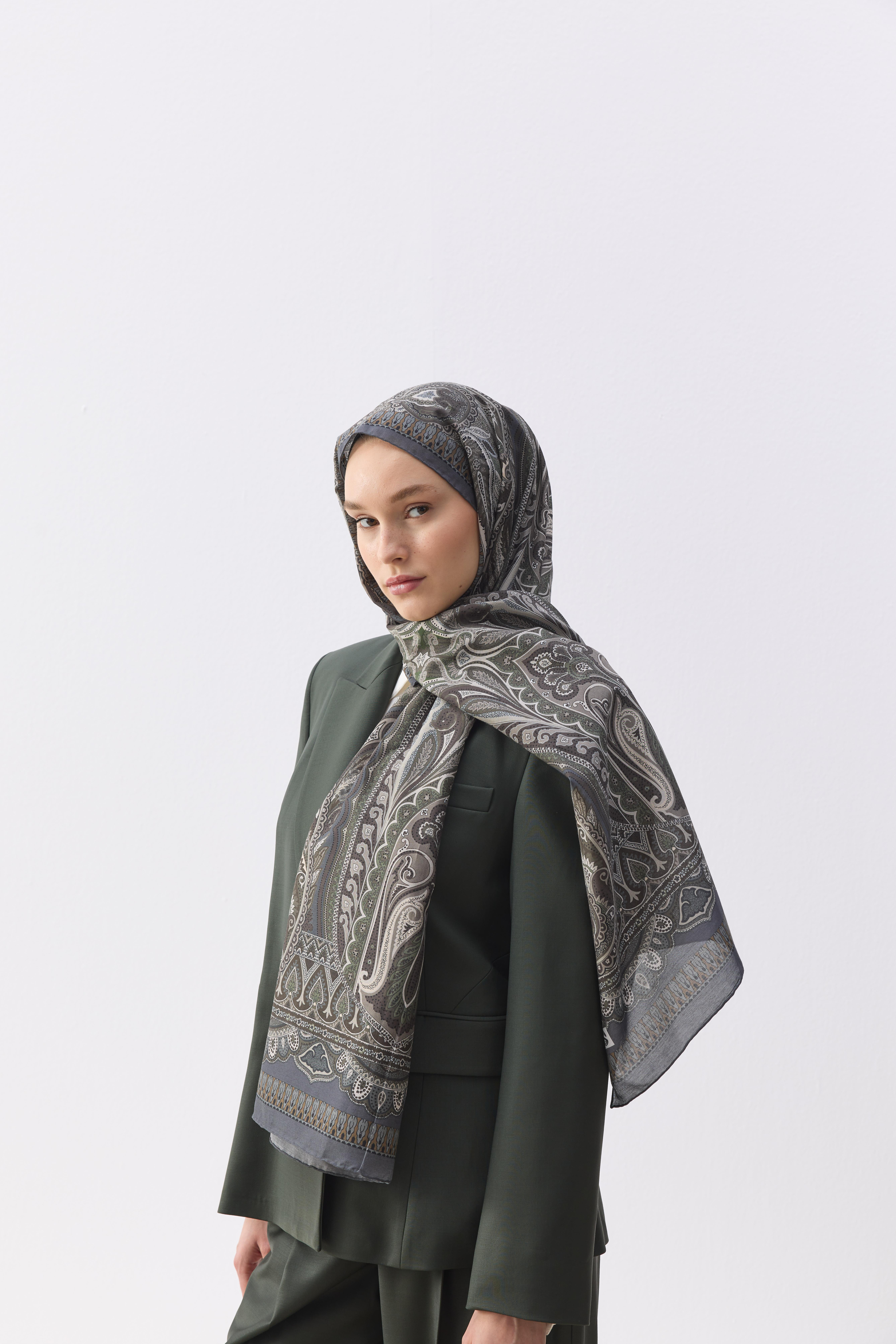 Narya Gray