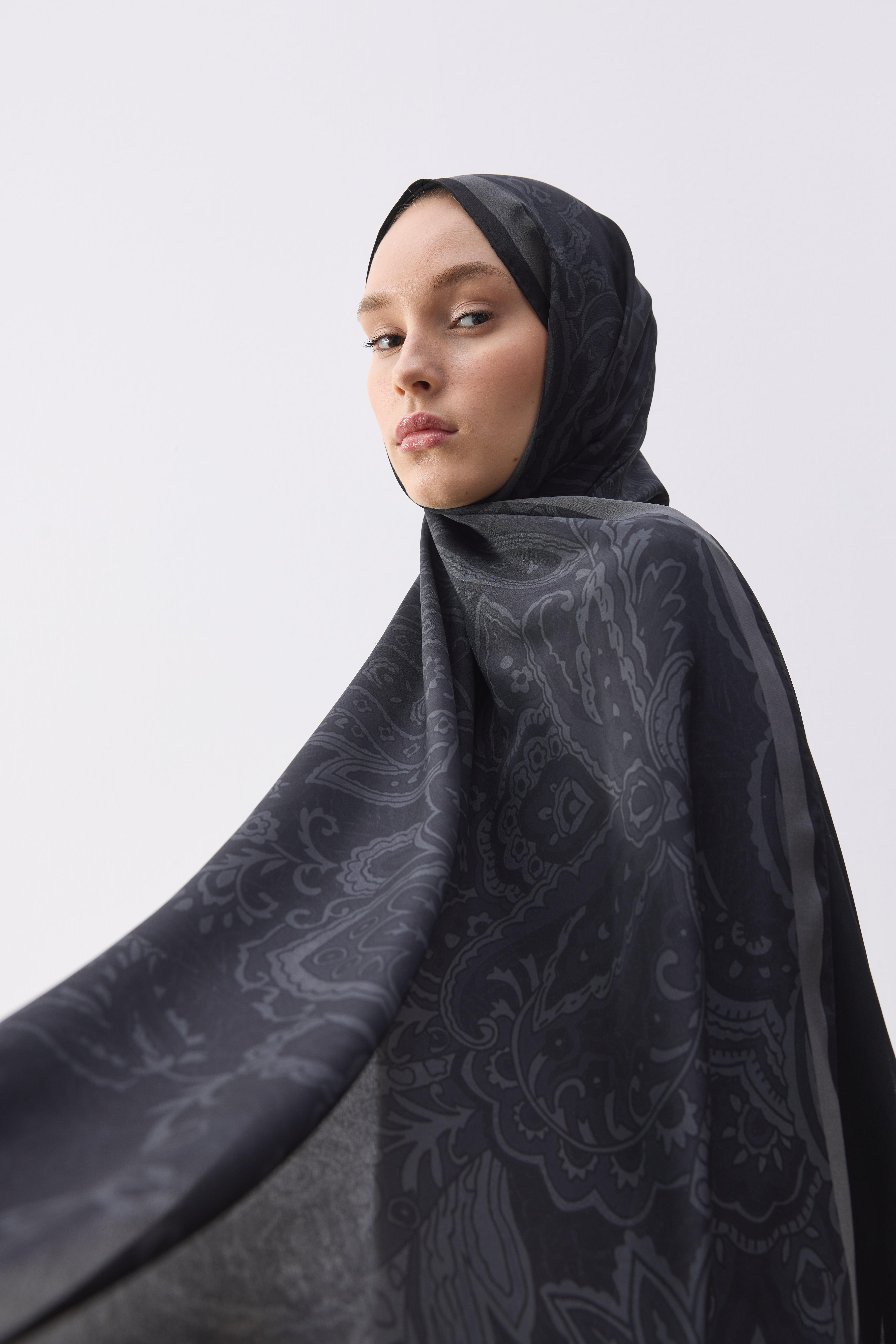 Vilya Black