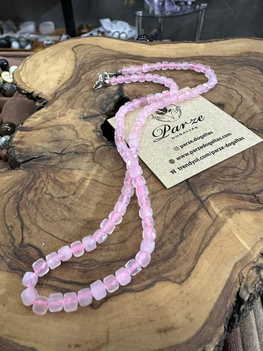 Pembe Kuvars Küp Kesim Dizi Kolye