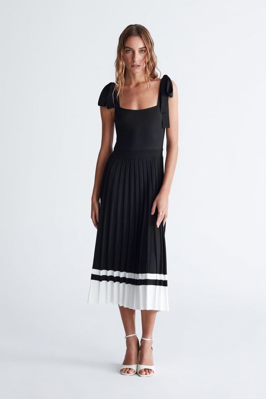 Styleboom X Peraluna KELLY DRESS Askılı Bağlama Detaylı Rahat Kesim Midi Boy Yazlık Kadın Triko Elbise - Siyah