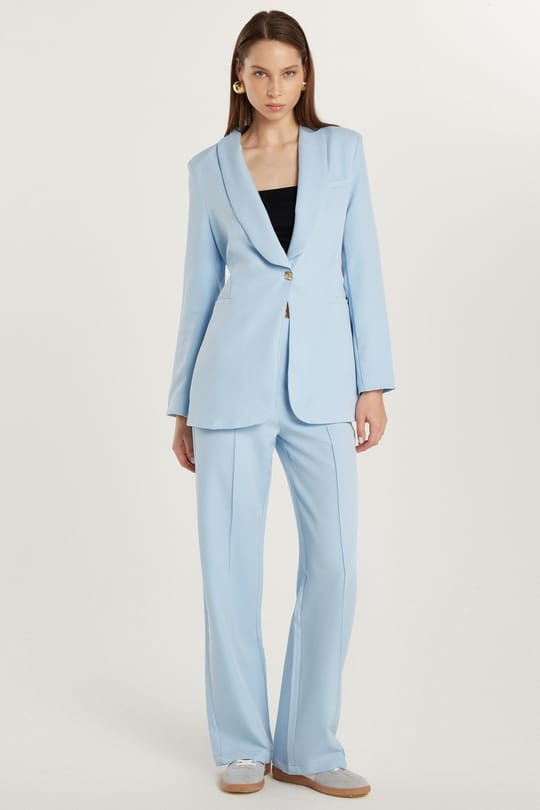 Kadın Standart Fit Uzun Kollu Kruvaze Yaka Düğmeli Mavi Ceket Pantolonlu Takım