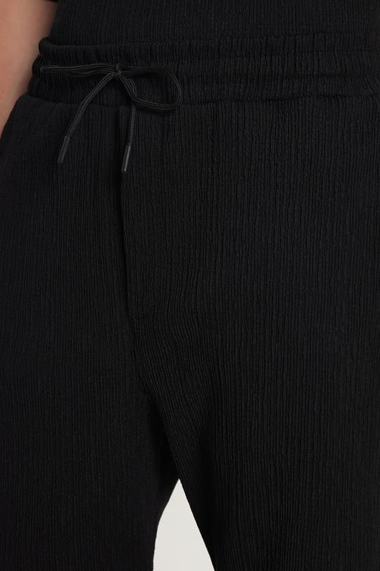 Erkek Oversize Geniş Kesim Bisiklet Yaka Gofre Kumaş Beli Bağcıklı Siyah Şort Takım