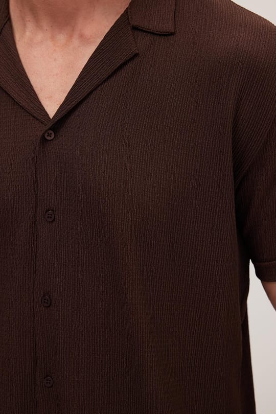 Erkek Standart Fit Kısa Kollu Beli Bağcıklı Apaş Yaka Kahverengi Gömlek Jogger Takım