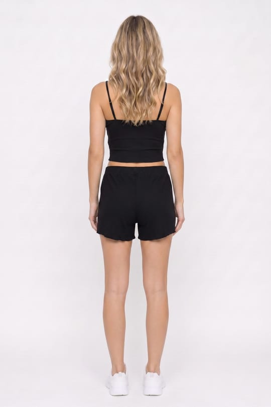 Kadın Slim Fit Dar Kesim Fitilli V Yaka Siyah Askılı Bluz ve Beli Bağlamalı Siyah Şort Takım