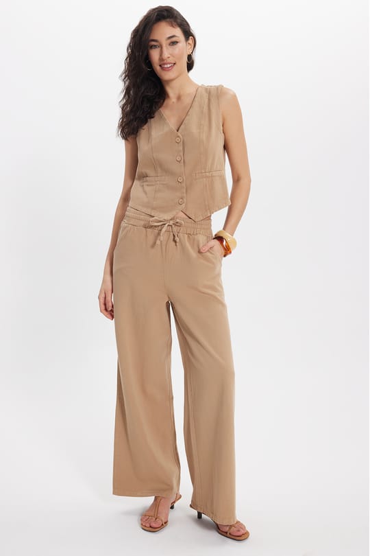 Kadın Slim Fit Dar Kesim %100 Pamuk V Yaka Çift Cepli Bej Yelek Pantolon Takım