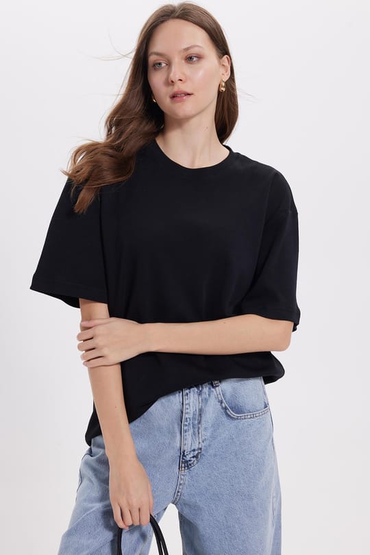 Kadın Oversize Geniş Kesim %100 Pamuk Yumuşak Dokulu Basic Bisiklet Yaka Siyah Tişört