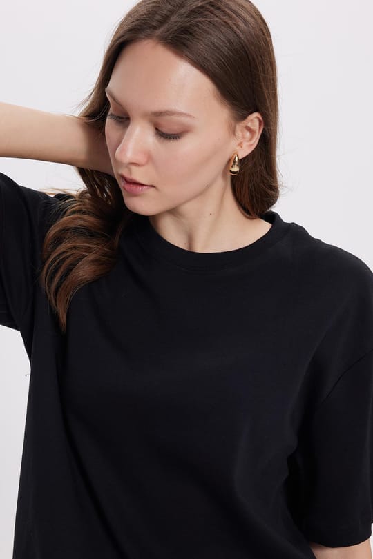 Kadın Oversize Geniş Kesim %100 Pamuk Yumuşak Dokulu Basic Bisiklet Yaka Siyah Tişört