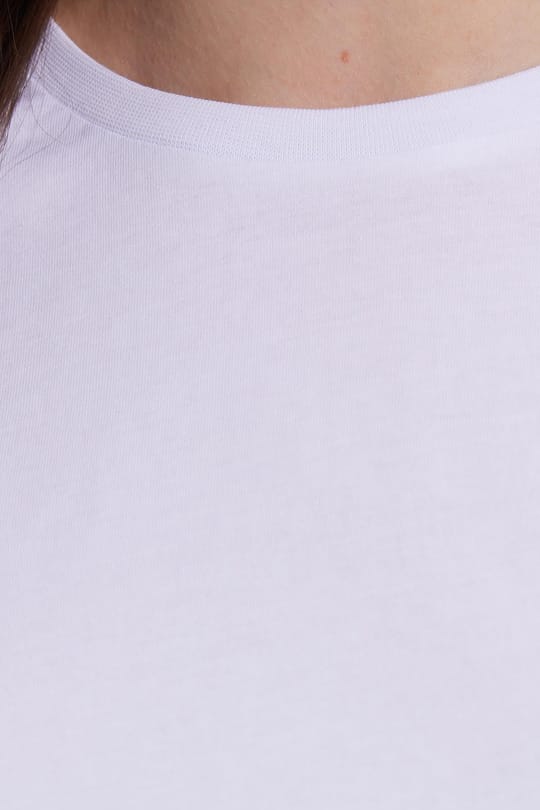 Kadın Relax Fit Rahat Kesim %100 Pamuk Bisiklet Yaka Beyaz Tişört