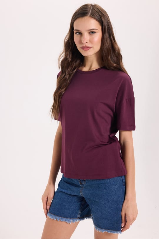 Kadın Relax Fit Rahat Kesim %100 Pamuk Bisiklet Yaka Bordo Tişört