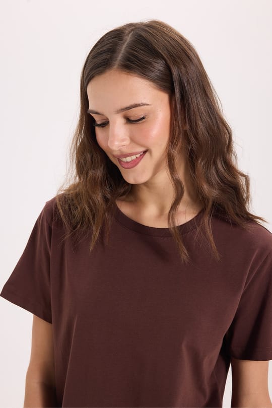 Kadın Relax Fit Rahat Kesim Kısa Kollu Bisiklet Yaka Kahverengi Tişört