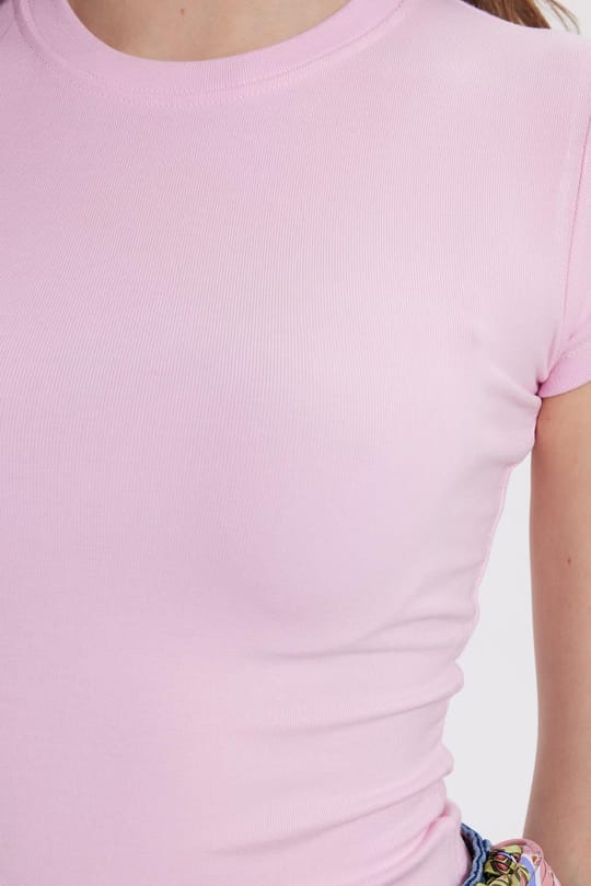 Kadın Regular Fit Klasik Kesim Bisiklet Yaka Viskon Kumaş Ultra Soft Pembe Tişört