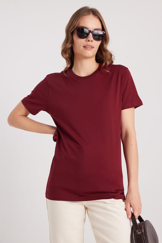 Kadın Slim Fit Dar Kesim %100 Pamuk Yumuşak Dokulu Bordo Bisiklet Yaka Tişört