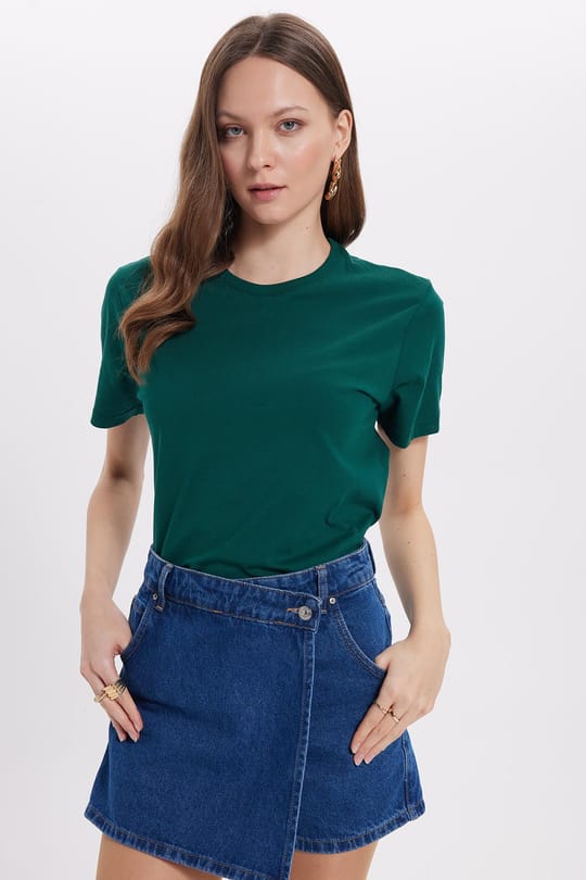 Kadın Slim Fit Dar Kesim %100 Pamuk Yumuşak Dokulu Yeşil Bisiklet Yaka Tişört