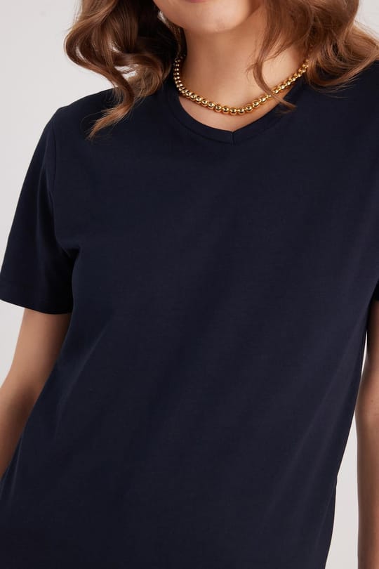 Kadın Slim Fit Dar Kesim %100 Pamuk Yumuşak Dokulu Lacivert V Yaka Tişört