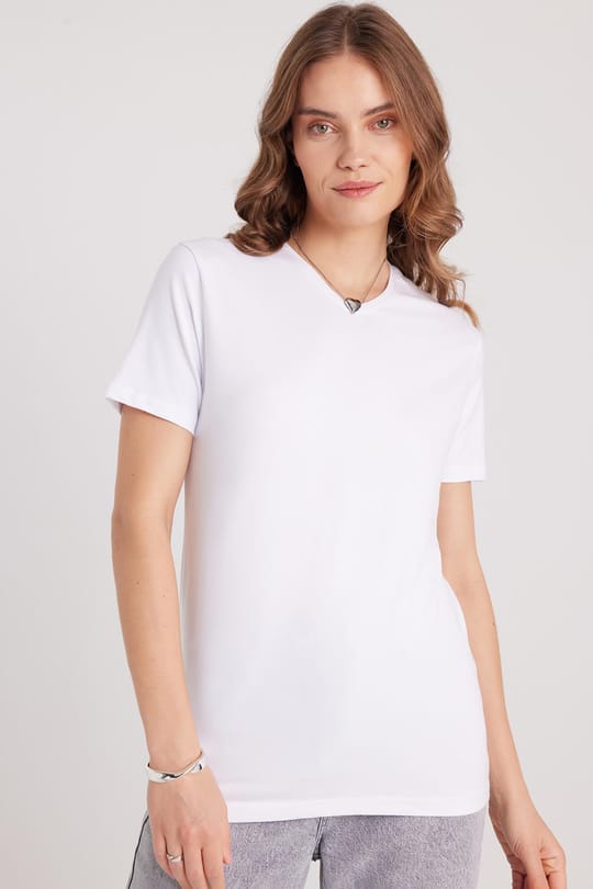 Kadın Slim Fit Dar Kesim Pamuklu Yumuşak Dokulu Likralı Esnek Kumaş Düz Basic Beyaz V Yaka Tişört