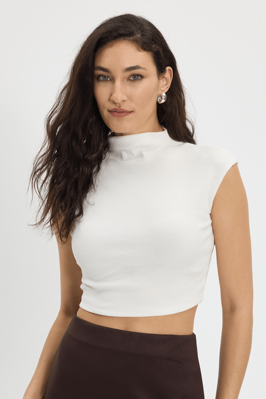 Kadın Slim Fit Dar Kesim Pamuklu Dik Yaka Sıfır Kol Ekru Crop Bluz