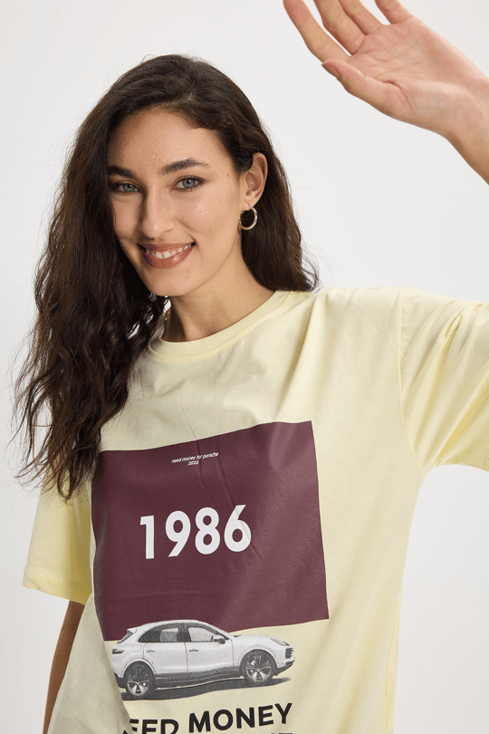 Kadın Oversize Geniş Kesim %100 Pamuk Bisiklet Yaka Kısa Kollu Baskılı Sarı Tişört