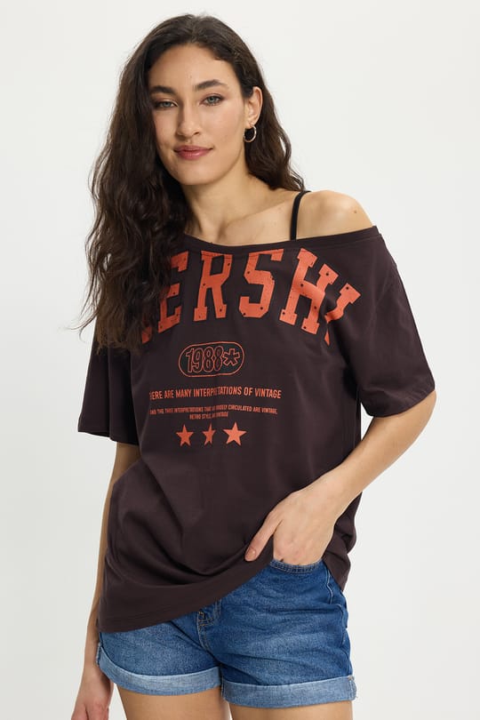 Kadın Oversize Geniş Kesim %100 Pamuk Kayık Yaka Kısa Kollu Baskılı Kahverengi Tişört
