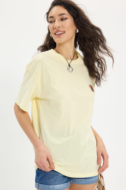 Kadın Oversize Geniş Kesim %100 Pamuk Bisiklet Yaka Kısa Kollu Baskılı Sarı Tişört