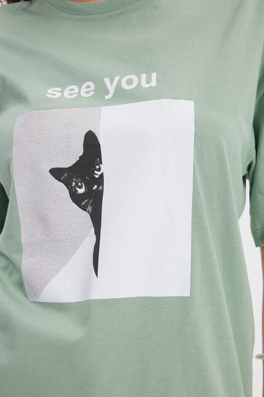 Kadın Oversize Geniş Kesim %100 Pamuk Bisiklet Yaka Kısa Kollu Baskılı Yeşil Tişört