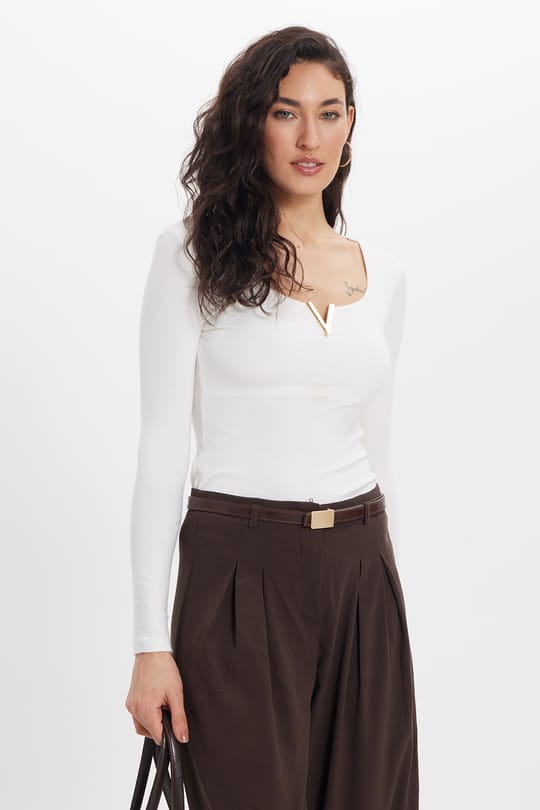 Kadın Slim Fit Dar Kesim Pamuklu Uzun Kollu V Yaka Ekru Tişört Bluz
