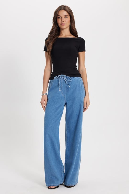 Kadın Slim Fit Dar Kesim Pamuklu Yumuşak Dokulu Kısa Kollu Kayık Yaka Siyah Tişört