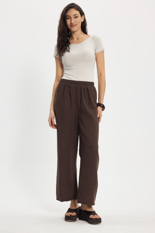 Kadın Slim Fit Dar Kesim Pamuklu Yumuşak Dokulu Kısa Kollu Kayık Yaka Bej Tişört