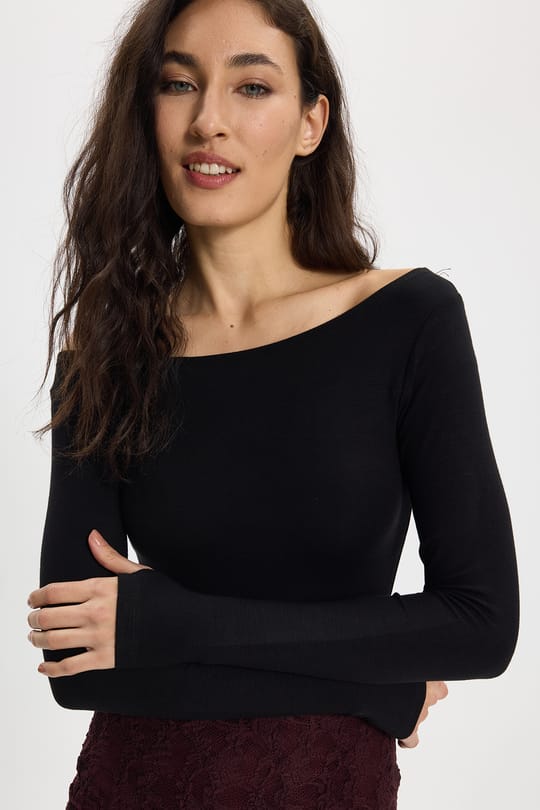 Kadın Slim Fit Dar Kesim Pamuklu Kayık Yaka Uzun Kollu Siyah Bluz