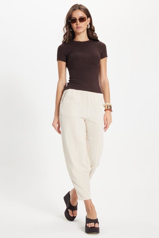 Kadın Slim Fit Dar Kesim Pamuklu Kısa Kollu Bisiklet Yaka Kahverengi Tişört