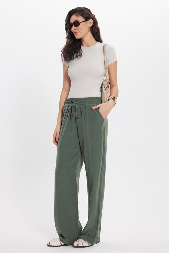 Kadın Slim Fit Dar Kesim Pamuklu Kısa Kollu Bisiklet Yaka Bej Tişört