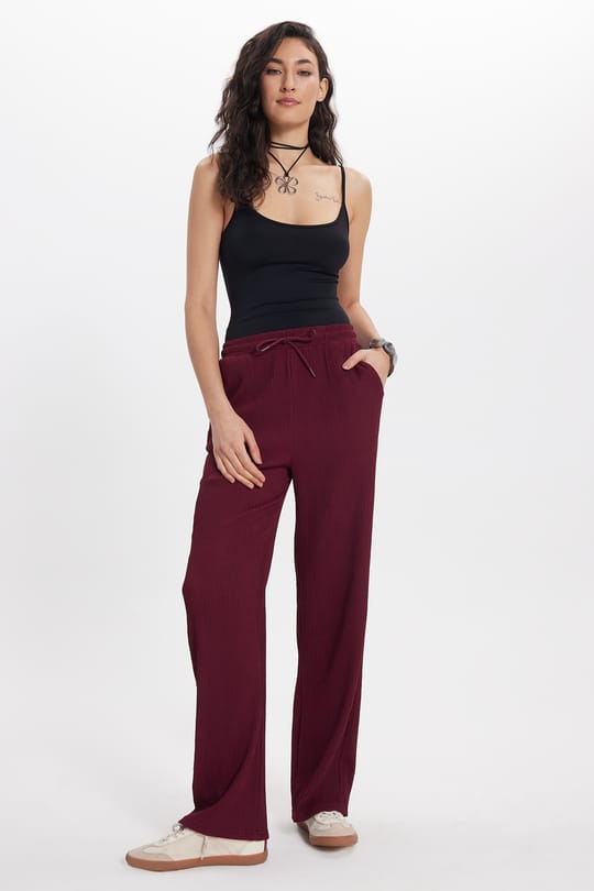 Kadın Slim Fit Dar Kesim Pamuklu Likralı İnce Askılı Siyah Atlet
