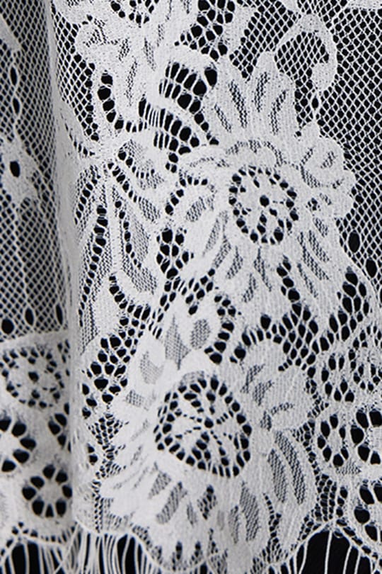 Kadın Oversize Geniş Kesim Dantel Detaylı Bisiklet Yaka Siyah Tişört
