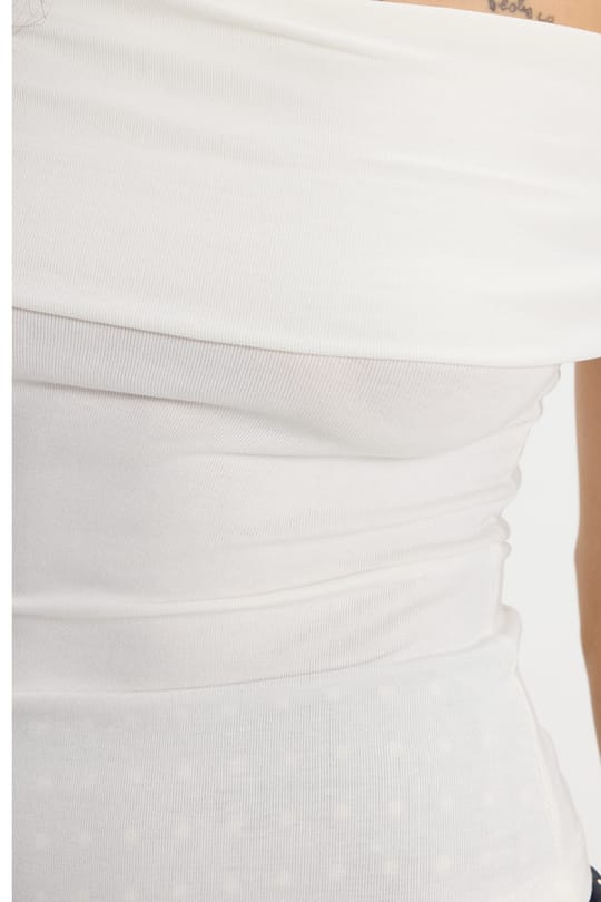 Kadın Slim Fit Dar Kesim Pamuklu Kayık Yaka Kısa Kollu Likralı Beyaz Bluz