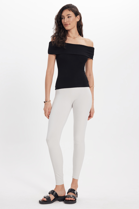 Kadın Slim Fit Dar Kesim Pamuklu Kayık Yaka Kısa Kollu Likralı Siyah Bluz
