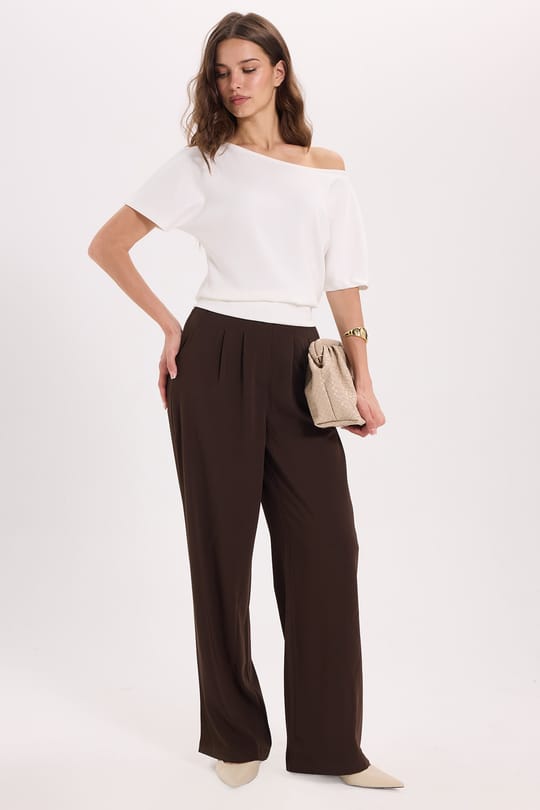 Kadın Slim Fit Dar Kesim Kısa Yarasa Kol Kayık Yaka Ekru Tişört