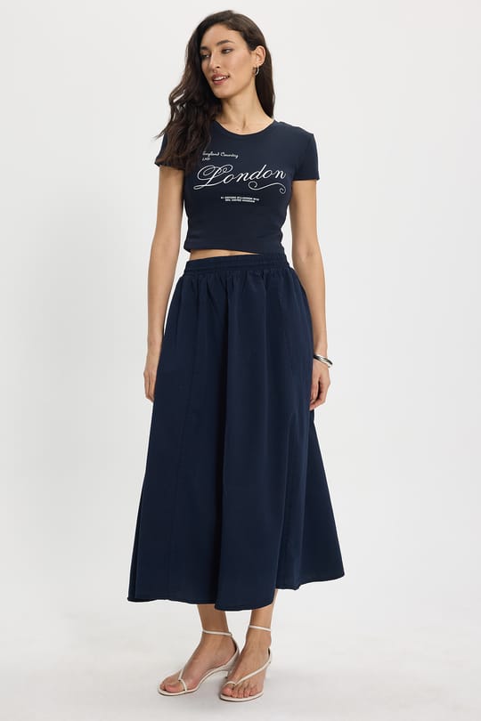 Kadın Slim Fit Dar Kesim %100 Pamuk Bisiklet Yaka Kısa Kollu Baskılı Lacivert Crop Tişört