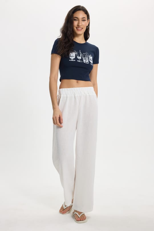 Kadın Slim Fit Dar Kesim %100 Pamuk Bisiklet Yaka Kısa Kollu Baskılı Lacivert Crop Tişört
