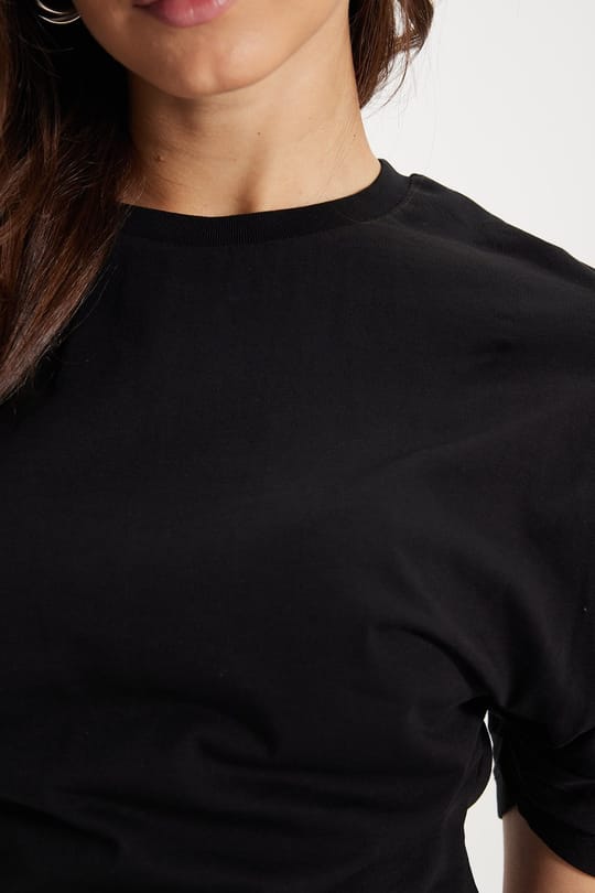 Kadın Oversize Geniş Kesim %100 Pamuk Bisiklet Yaka Yarasa Kol Siyah Tişört