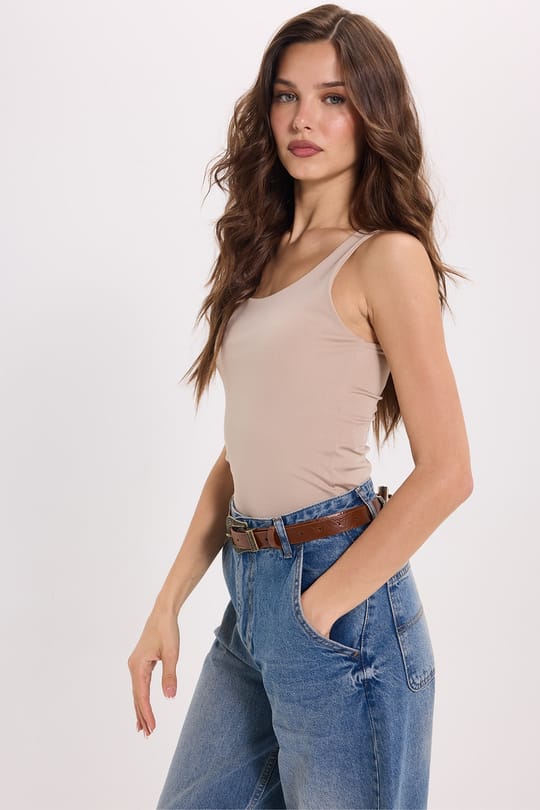 Kadın Standart Fit  Normal Kesim Kolsuz Halter Yaka Bej Crop Atlet