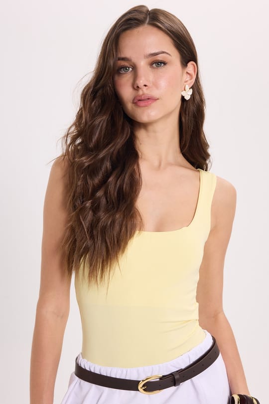 Kadın Slim Fit Dar Kesim Askılı Kare Yaka Sırtı Açık Sandy Kumaş Çıtçıtlı Sarı Body