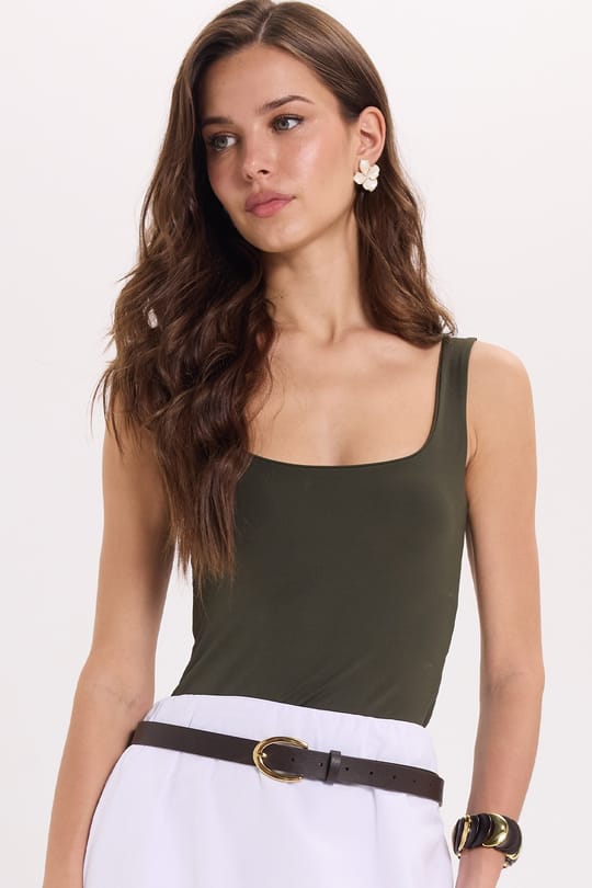 Kadın Slim Fit Dar Kesim Askılı Kare Yaka Sırtı Açık Sandy Kumaş Çıtçıtlı Yeşil Body