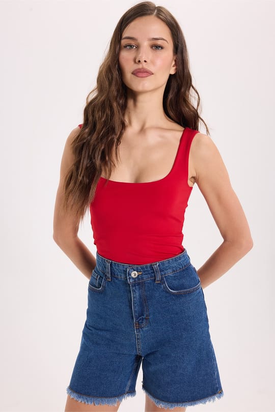 Kadın Slim Fit Dar Kesim Askılı Kare Yaka Sırtı Açık Sandy Kumaş Çıtçıtlı Bordo Body