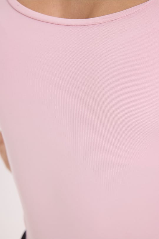 Kadın Slim Fit Dar Kesim Askılı Kare Yaka Sırtı Açık Sandy Kumaş Çıtçıtlı Pembe Body