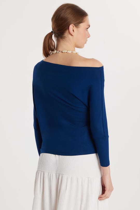 Kadın Slim Fit Kayık Yaka Omuz Detaylı İndigo Bluz