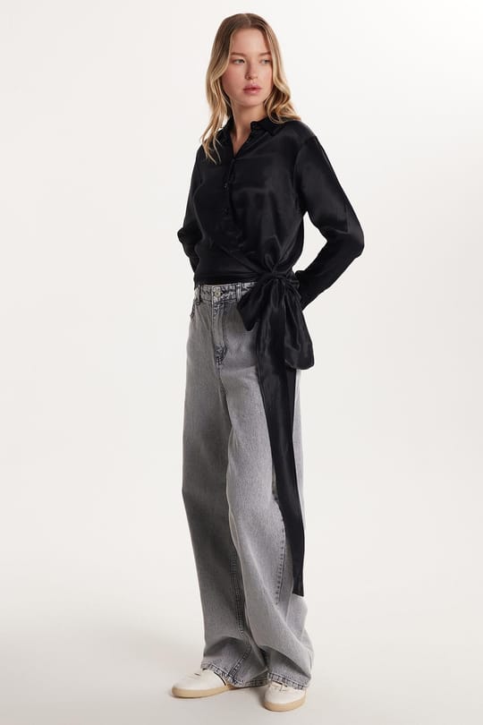 Kadın Slim Fit Dar Kesim Uzun Kollu Klasik Yaka Bağlama Detaylı Siyah Saten Gömlek