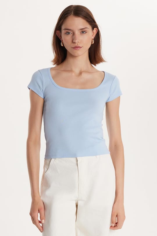 Kadın Slim Fit Dar Kesim Pamuklu Kısa Kollu U Yaka Açık Mavi Bluz