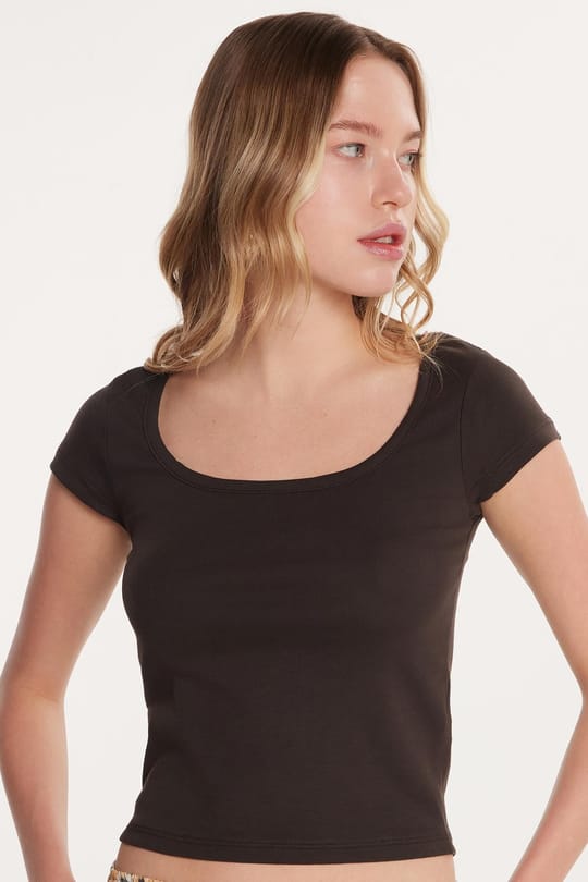 Kadın Slim Fit Dar Kesim Pamuklu Kısa Kollu U Yaka Kahverengi Bluz